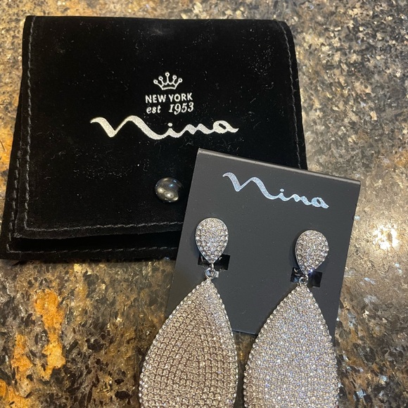 NEVER WORN! Beautiful teardrop SPARKLY clip earrings 💎 - Picture 8 of 10